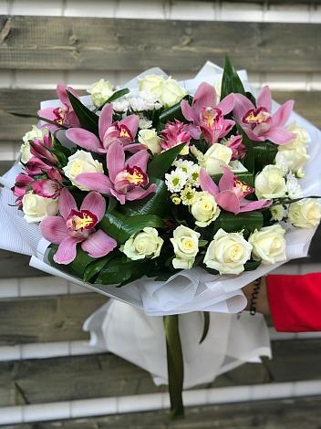 Букет цветов из: Розы и Хризантемы в Тюкалинске