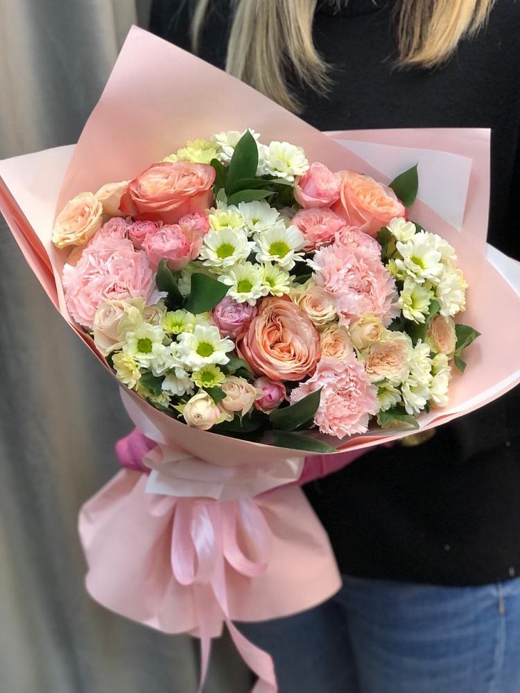 Букет цветов из: Гвоздики, Розы и Хризантемы в Тюкалинске