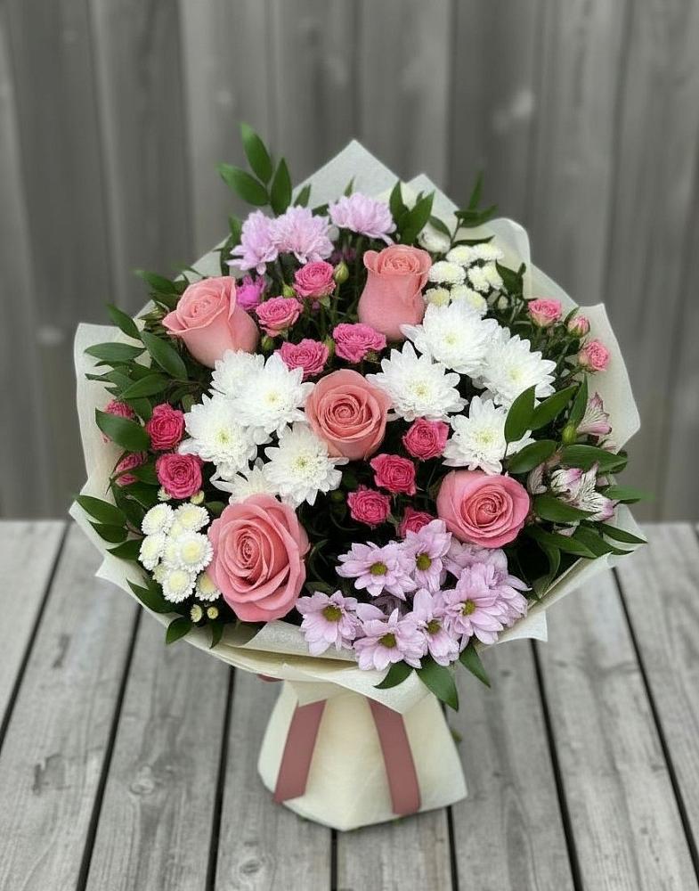 Букет цветов из: Альстромерии, Гвоздики, Розы и Хризантемы в Тюкалинске