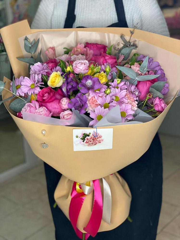 Букет цветов из: Хризантемы, Гвоздики и Альстромерии в Тюкалинске