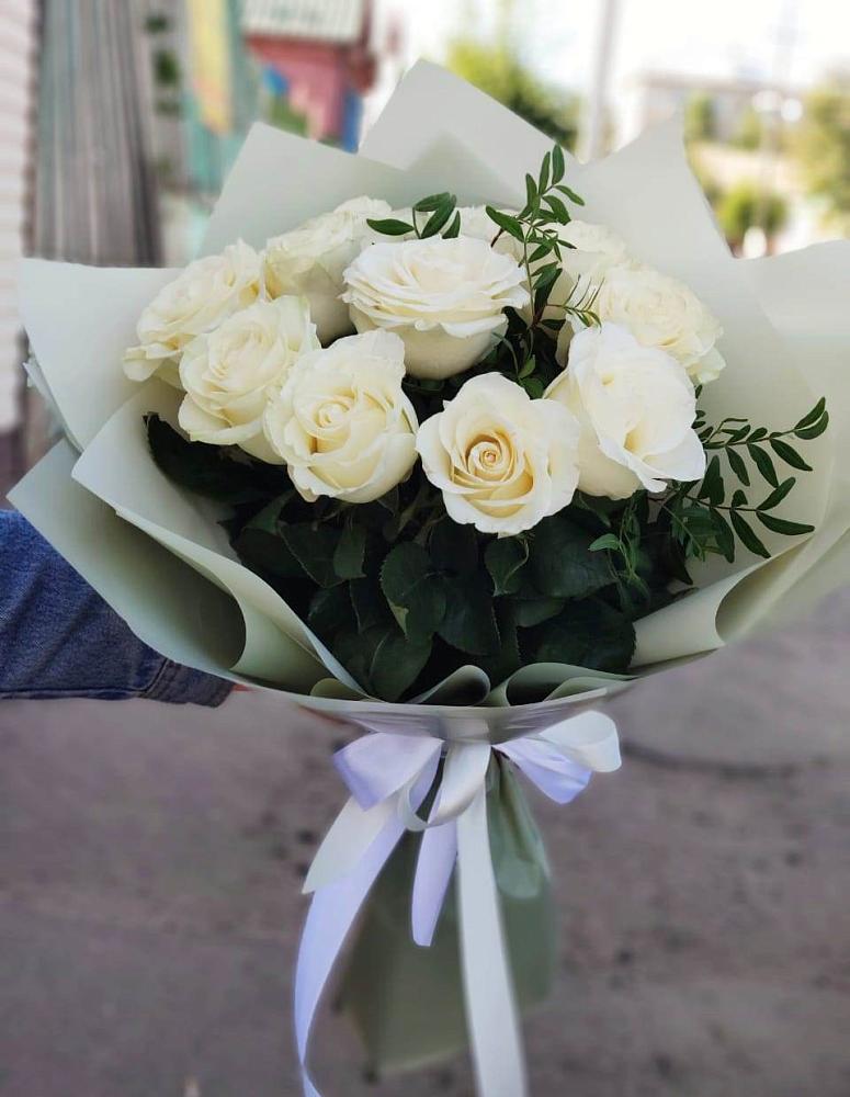 Букет Белые розы Проуд в Тюкалинске