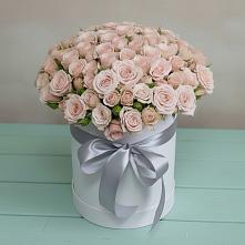 Цветочная композиция из Розы в шляпной коробке в Тюкалинске