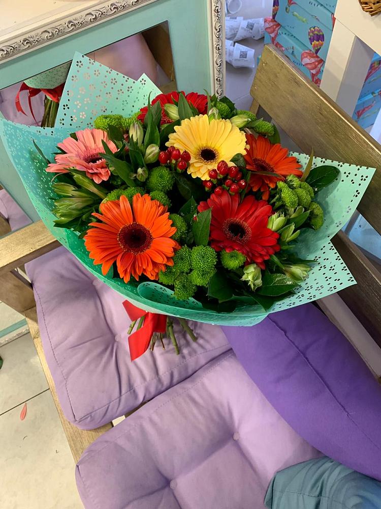 Букет цветов из: Герберы, Хризантемы и Альстромерии в Тюкалинске