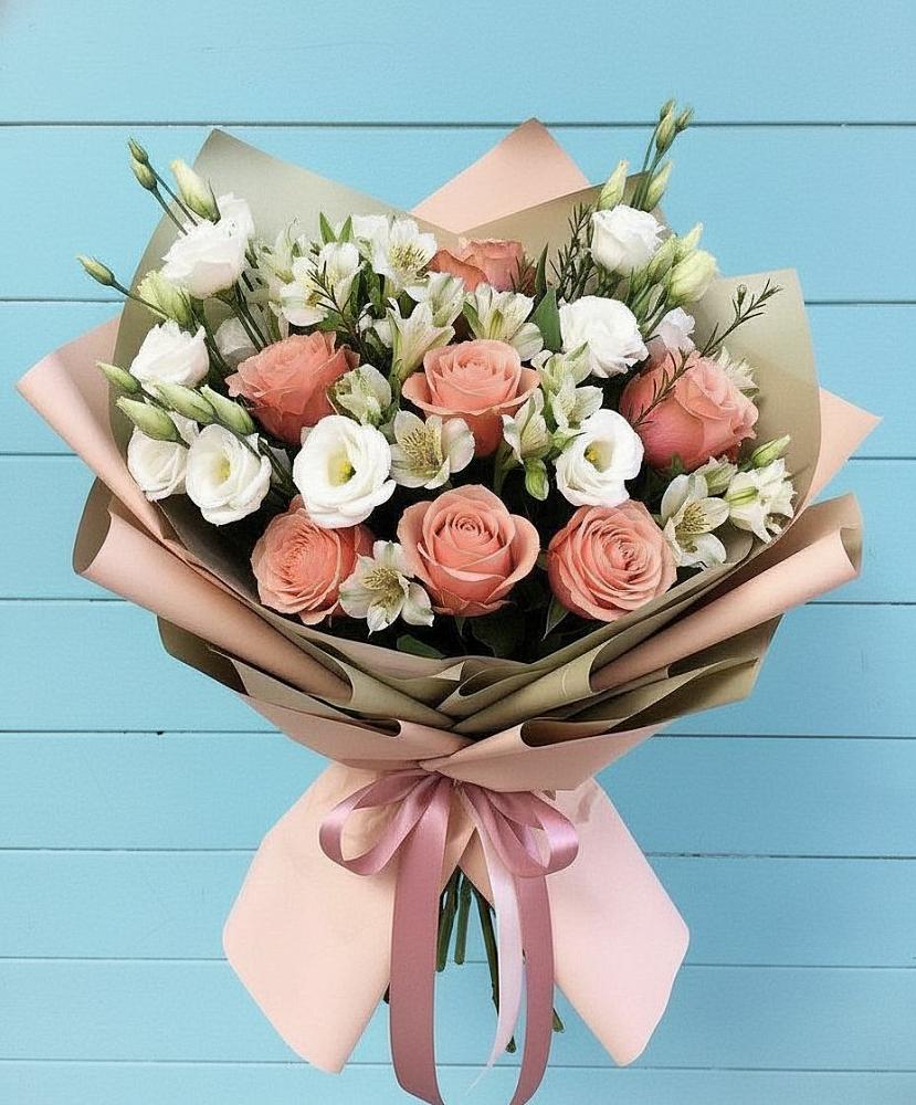 Букет цветов из: Розы, Альстромерии и Лизиантусы в Тюкалинске