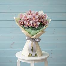 Букет цветов из:  Орхидеи и Розы в Тюкалинске