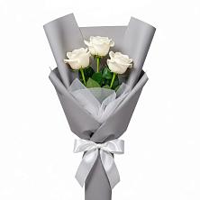 Букет 3 белые розы в Тюкалинске