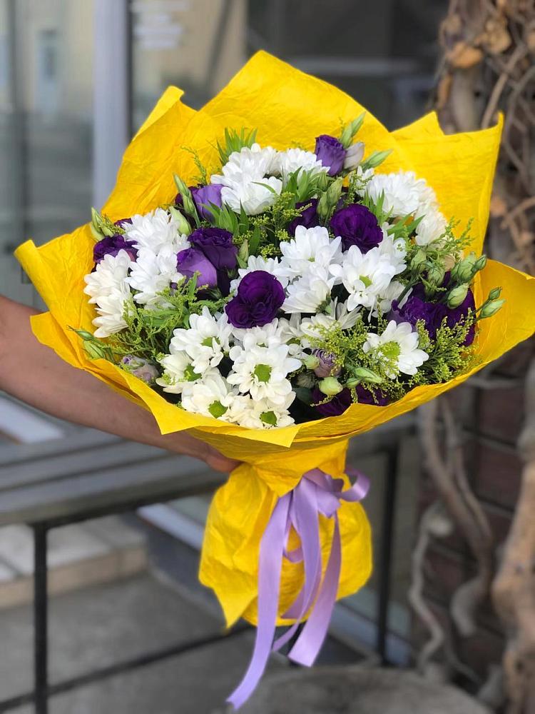 Букет цветов из: Ирисы, Хризантемы и Ромашки в Тюкалинске