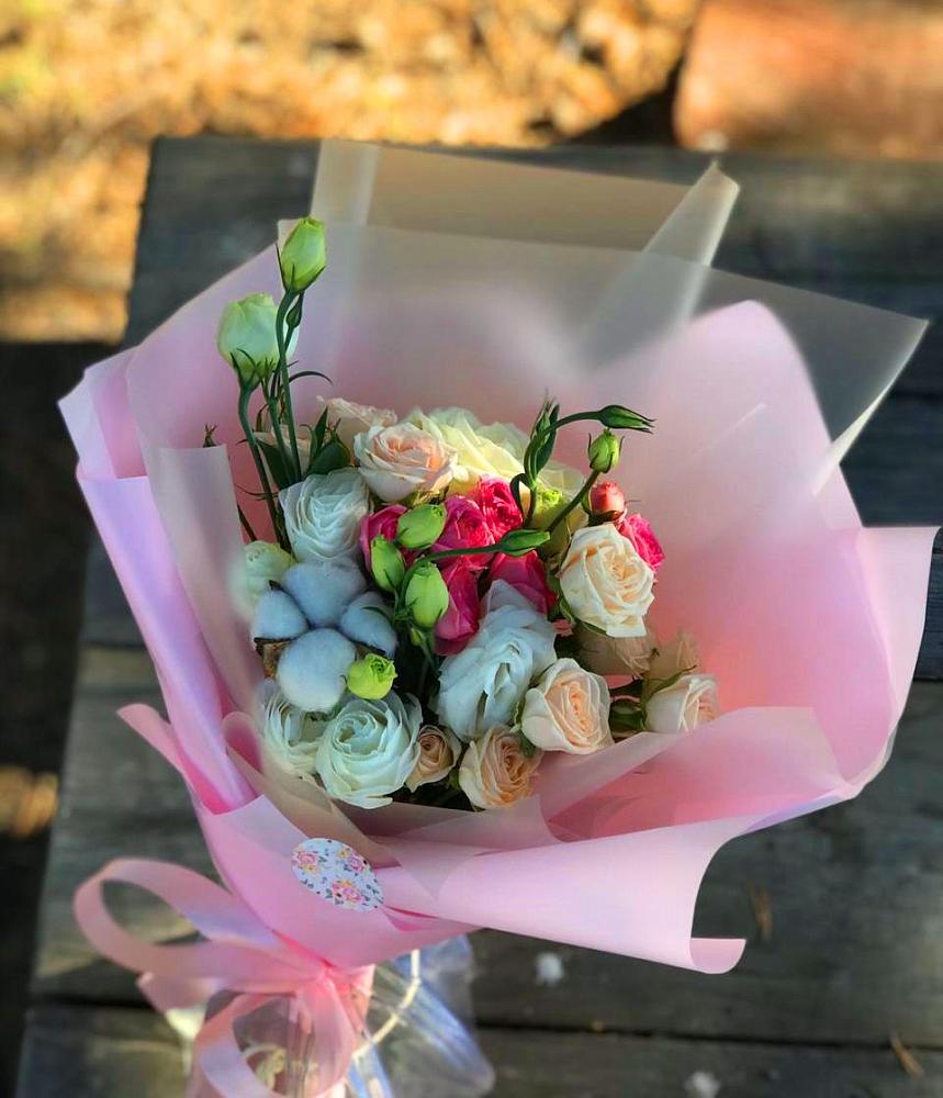 Букет цветов из: Розы и Лизиантусы в Тюкалинске