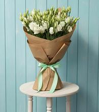 Букет цветов из:  Лизиантусы в Тюкалинске