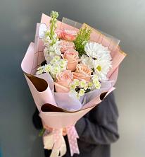 Букет цветов из:  Хризантемы и Розы в Тюкалинске