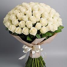 Букет 101 беля роза Белоснежка в Тюкалинске
