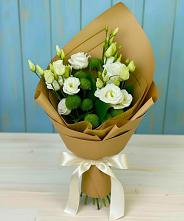 Букет цветов из:  Хризантемы и Лизиантусы #REPLACE_PRED# Тюкалинске