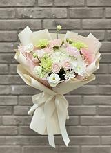 Букет цветов из:  Гвоздики, Розы, Лизиантусы и Хризантемы в Тюкалинске