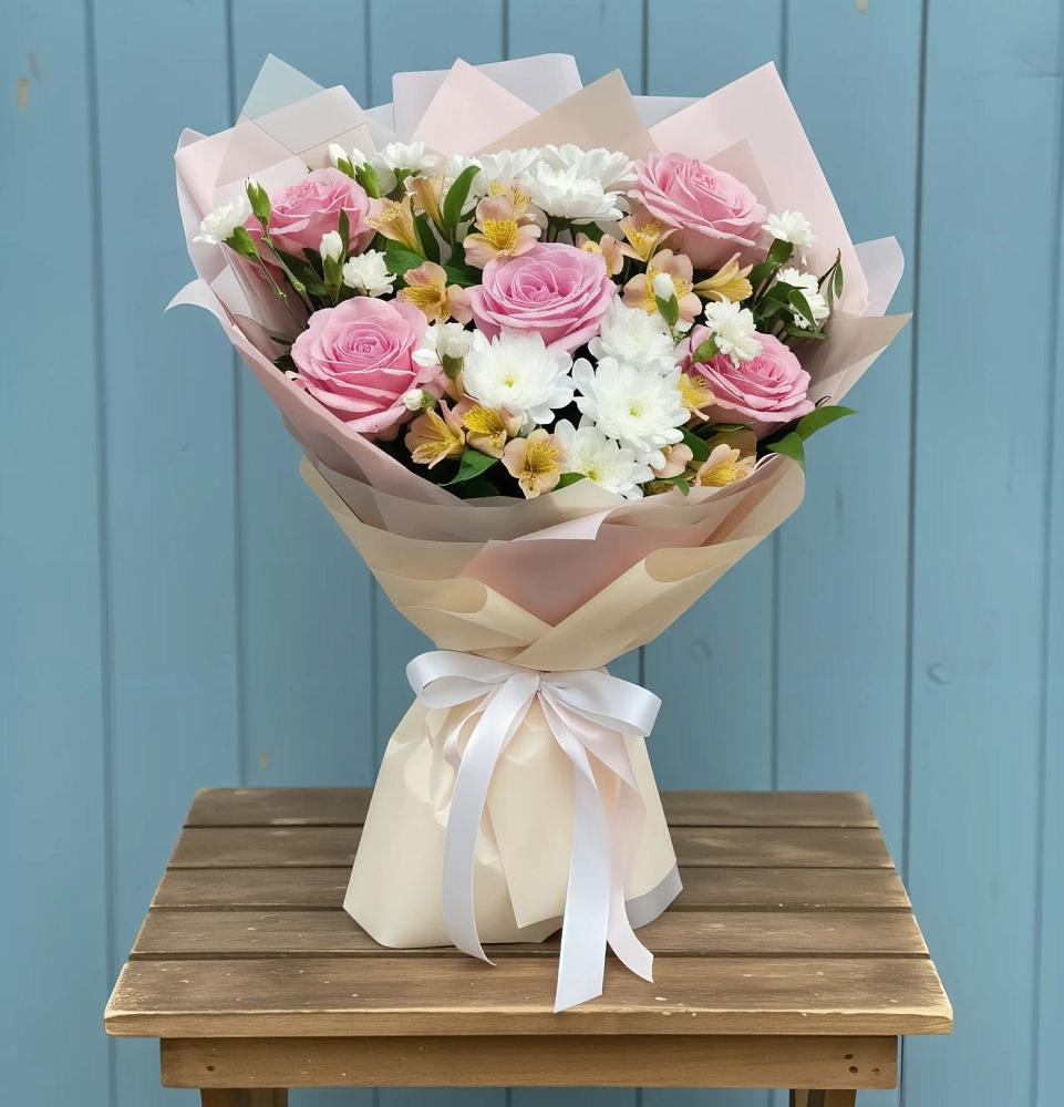 Букет цветов из: Гвоздики, Орхидеи и Розы в Тюкалинске