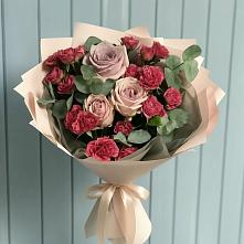 Букет цветов из:  Гвоздики и Розы в Тюкалинске