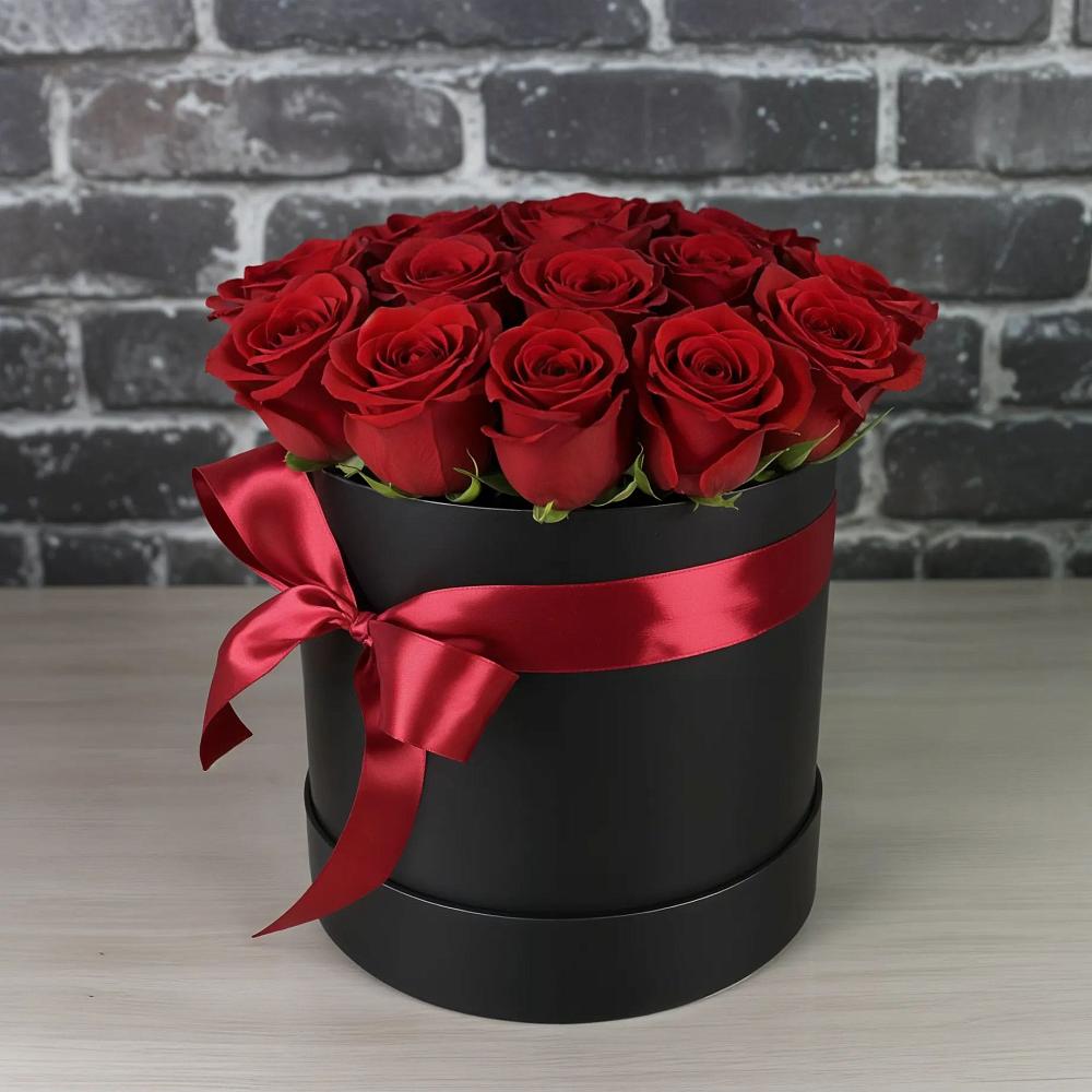 Цветочная композиция из Розы в шляпной коробке в Тюкалинске