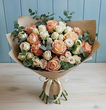 Букет цветов из:  Альстромерии и Розы в Тюкалинске
