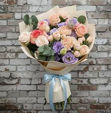 Букет цветов из:  Розы, Лизиантусы и Гвоздики в Тюкалинске