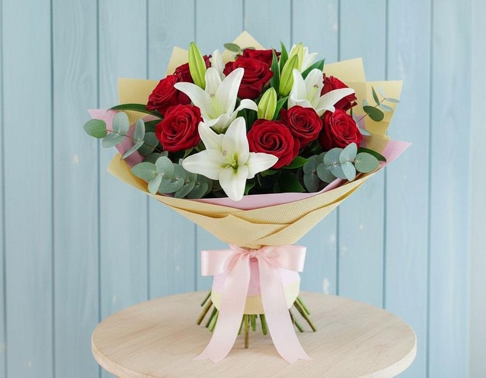 Букет цветов из: Лилии и Розы в Тюкалинске